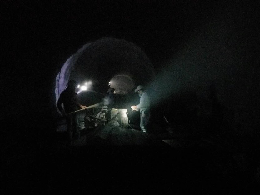 礦建三公司曹家灘項目部主、副斜井聯(lián)絡巷順利貫通