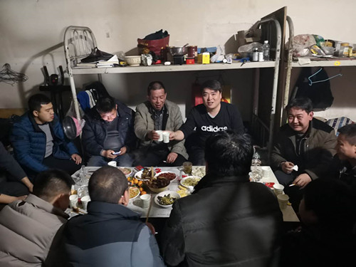 陜煤建設機電安裝公司200多名職工在工地歡度除夕