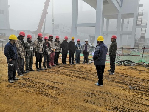 陜煤建設(shè)銅煤公司承建的曹家灘礦井主廠房至矸石倉、主廠房至煤泥卸載點(diǎn)帶式輸送機(jī)棧橋工程順利吊裝