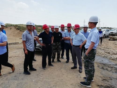 陜西鐵路物流集團有限公司黨委書記、執(zhí)行董事、總經理趙國智一行蒞臨靖神鐵路項目施工現(xiàn)場檢查指導工作