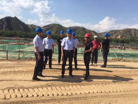 陜西天芪生物有限公司董事長(zhǎng)李勇一行蒞臨子洲天芪項(xiàng)目部進(jìn)行安全生產(chǎn)調(diào)研工作