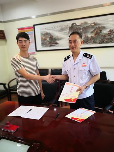 銅川市王益區(qū)第二稅務(wù)分局黨支部同陜煤建設(shè)銅煤公司基層黨支部進(jìn)行對(duì)標(biāo)交流