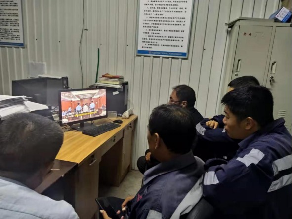 陜煤建設集團洗選煤運營公司安裝第五項目部黨支部：加強理論基礎，提高思想認識