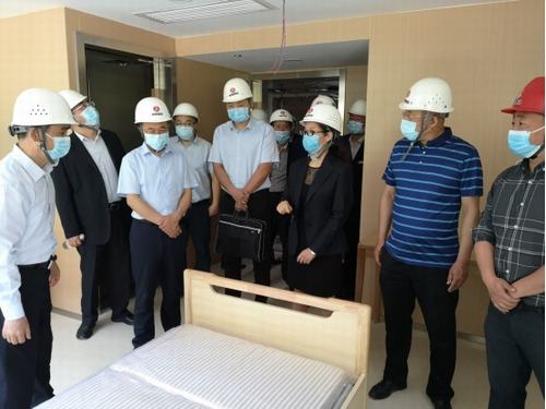 陜煤實(shí)業(yè)集團(tuán)董事長(zhǎng)胡守平、總經(jīng)理劉文蒞臨西煤機(jī)養(yǎng)老院項(xiàng)目部檢查指導(dǎo)工作