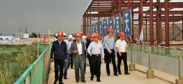 開(kāi)沃新能源汽車(chē)集團(tuán)董事長(zhǎng)黃宏生、渭南市副市長(zhǎng)楊武民一行現(xiàn)場(chǎng)推進(jìn)渭南南京金龍項(xiàng)目建設(shè)